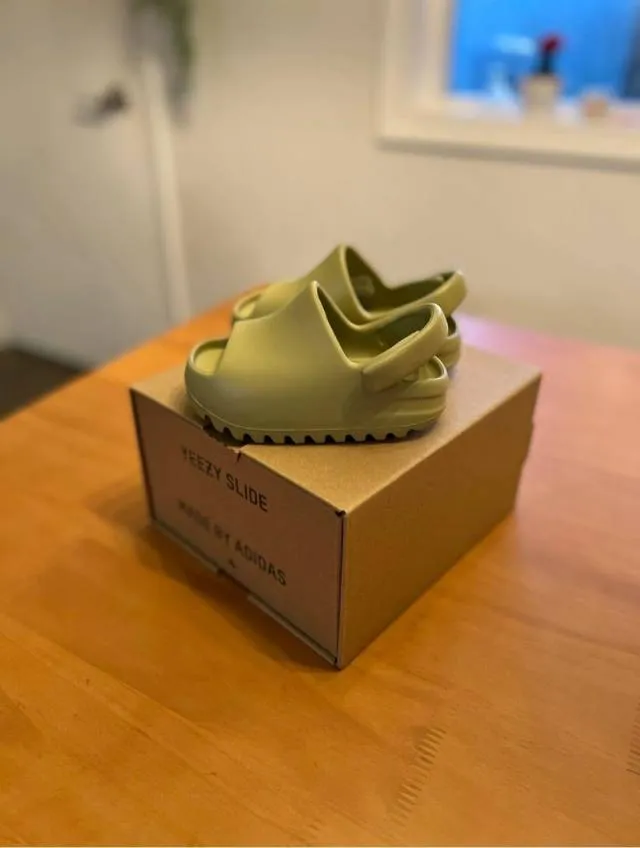 Adidas yeezy slide infant - resin