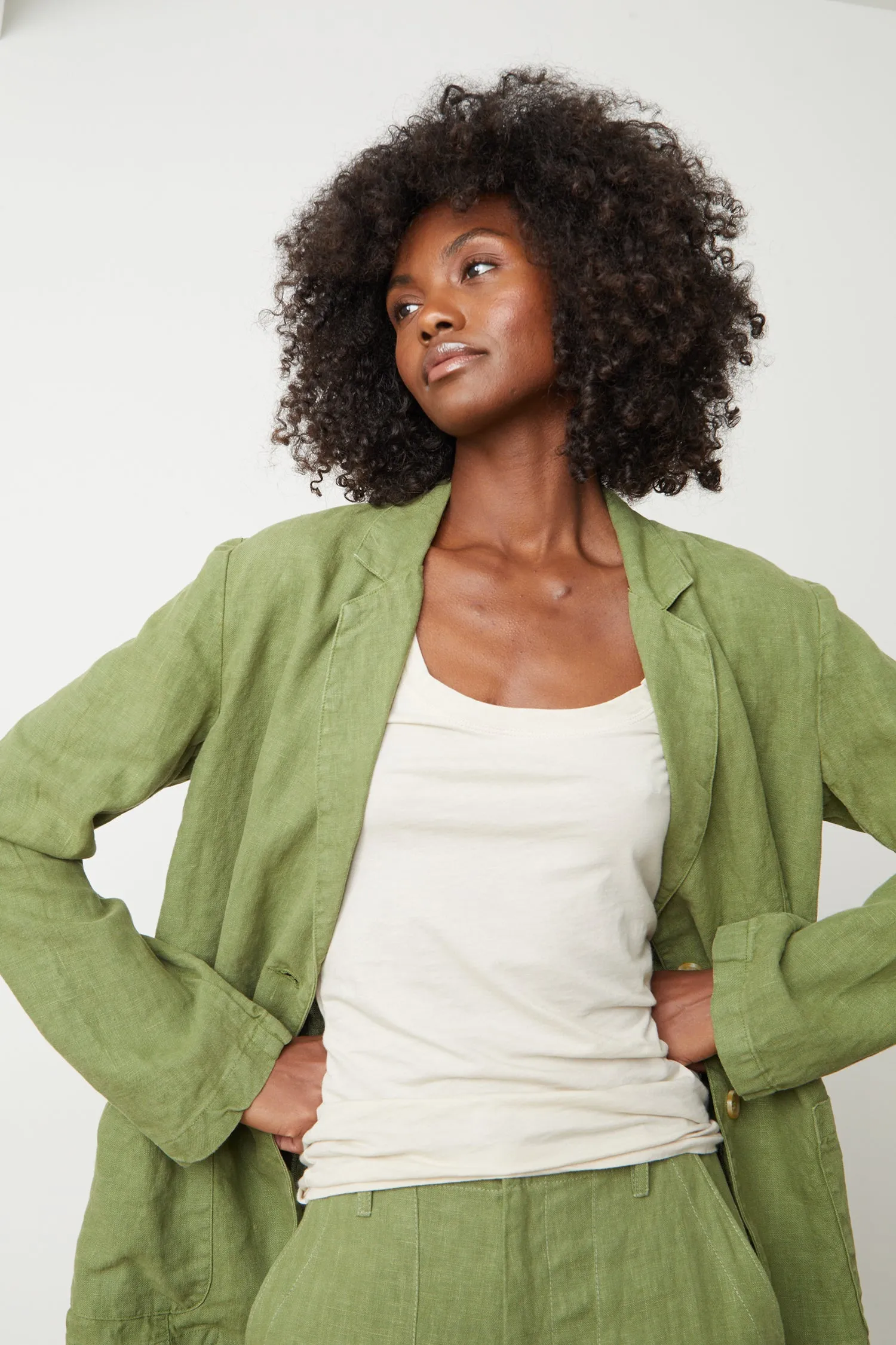 CASSIE HEAVY LINEN BLAZER IN BASIL