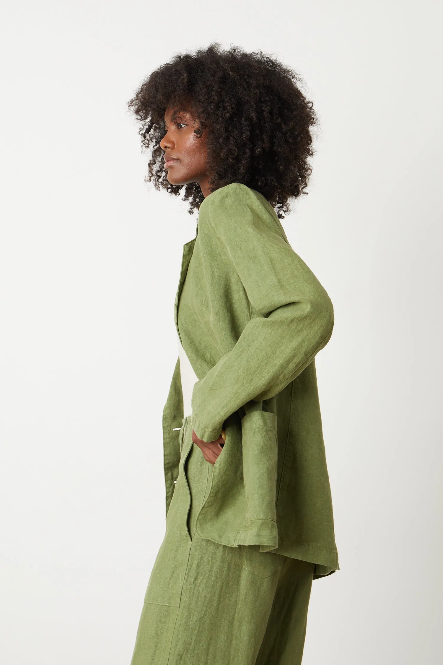 CASSIE HEAVY LINEN BLAZER IN BASIL