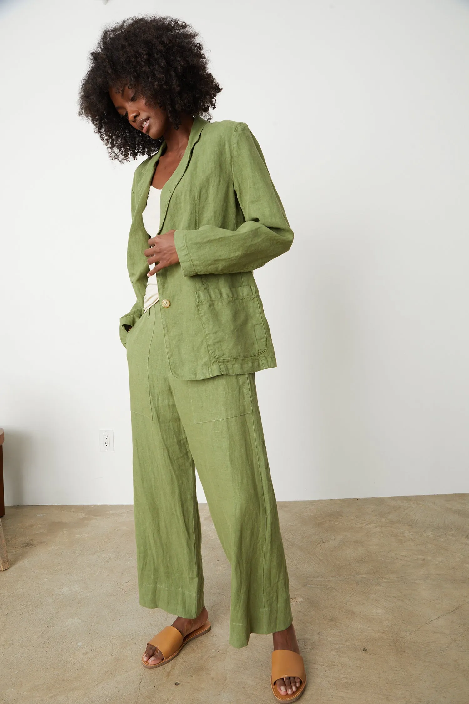 CASSIE HEAVY LINEN BLAZER IN BASIL