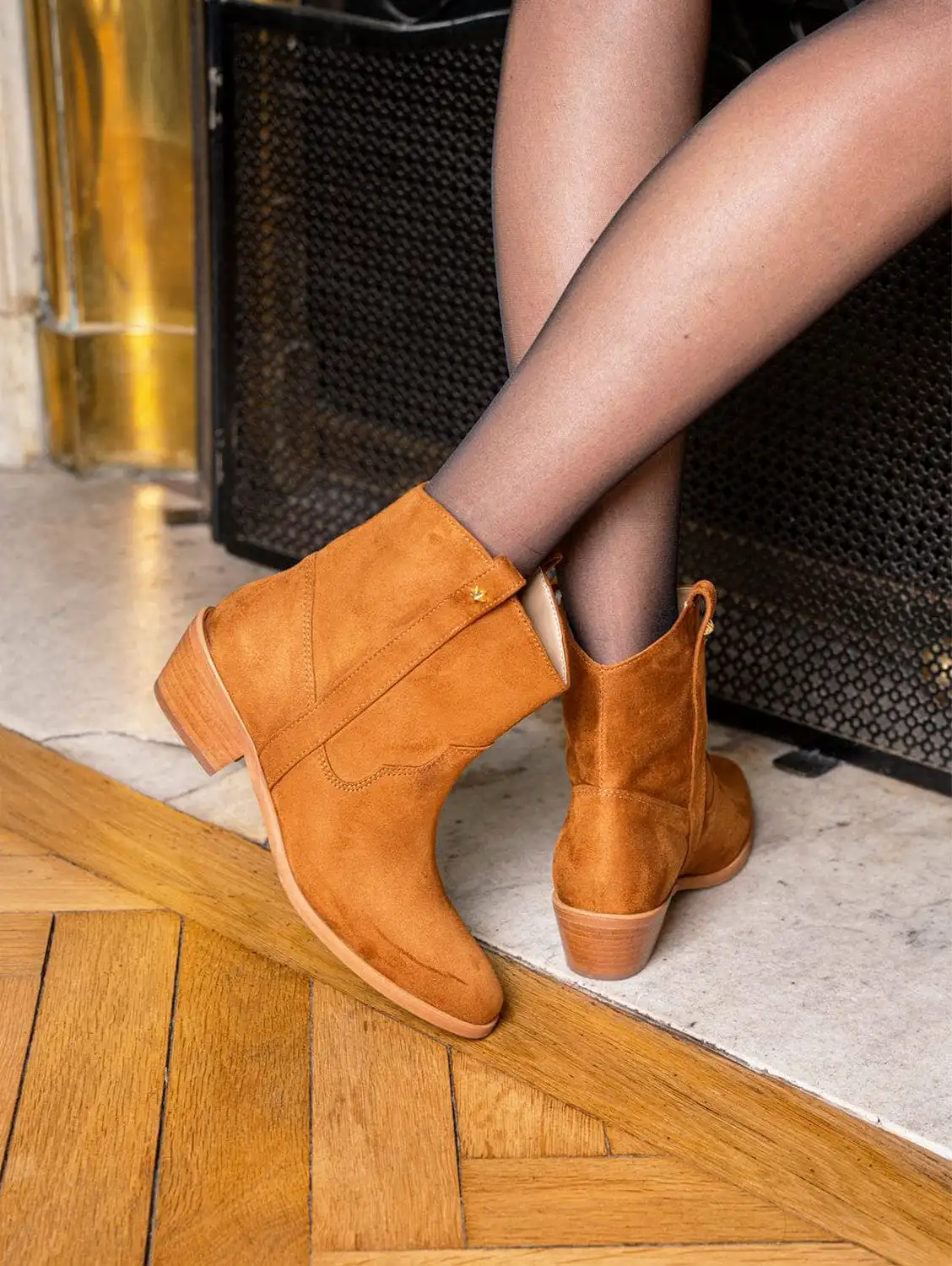 Centaur Vegan Suede Western Ankle Boots | Hazelnut