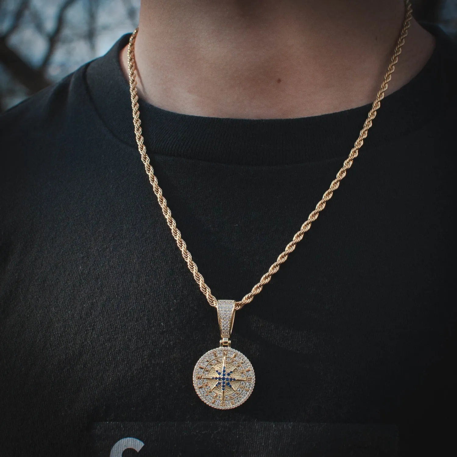 Compass Necklace in Yellow/White Gold