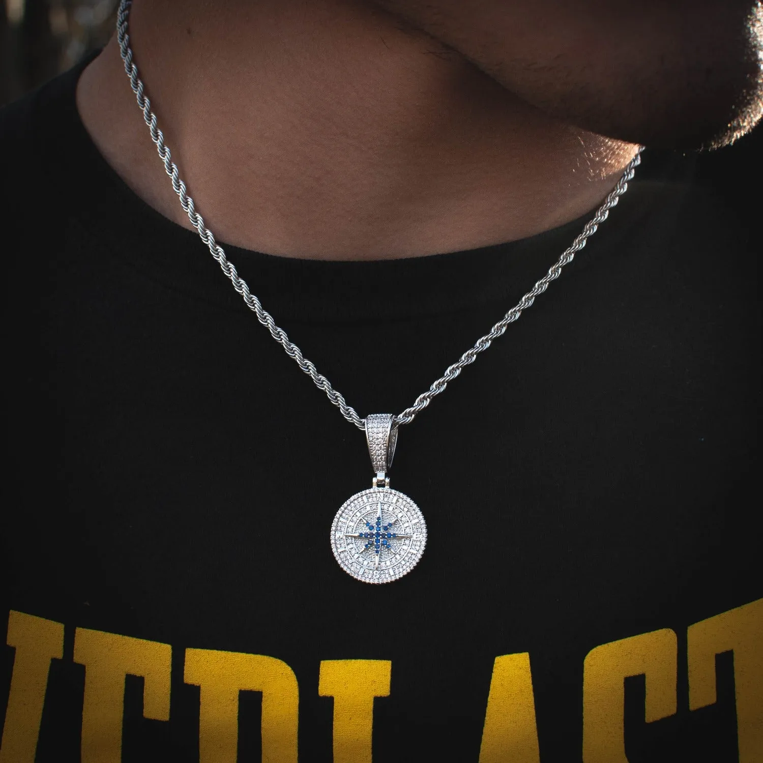 Compass Necklace in Yellow/White Gold