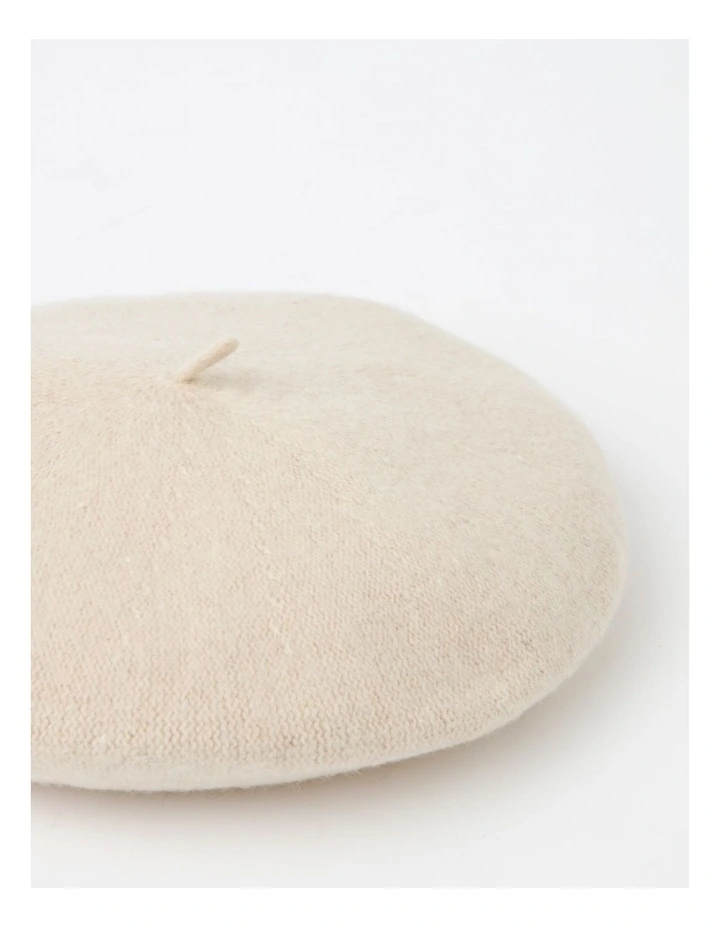 Core Beret Winter Hats in Ivory