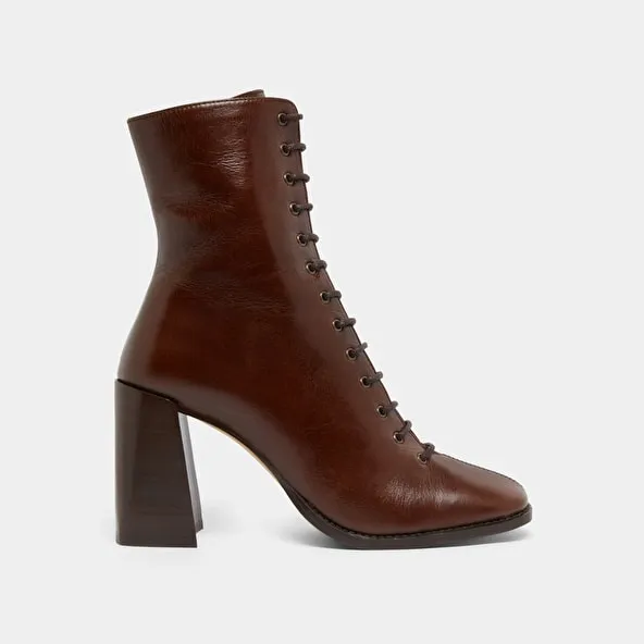 Heeled ankle boots with laces in brown distressed leather