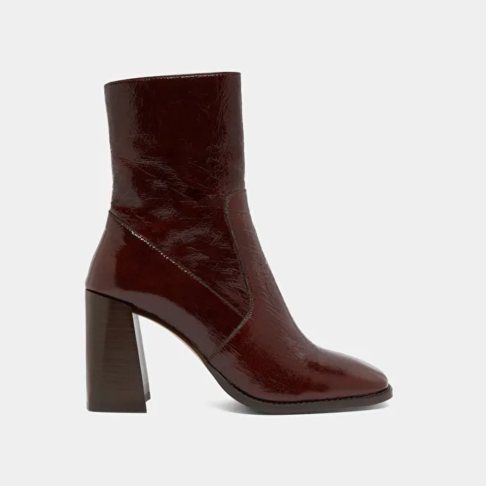 Heeled ankle boots with square toes in chocolate shiny leather