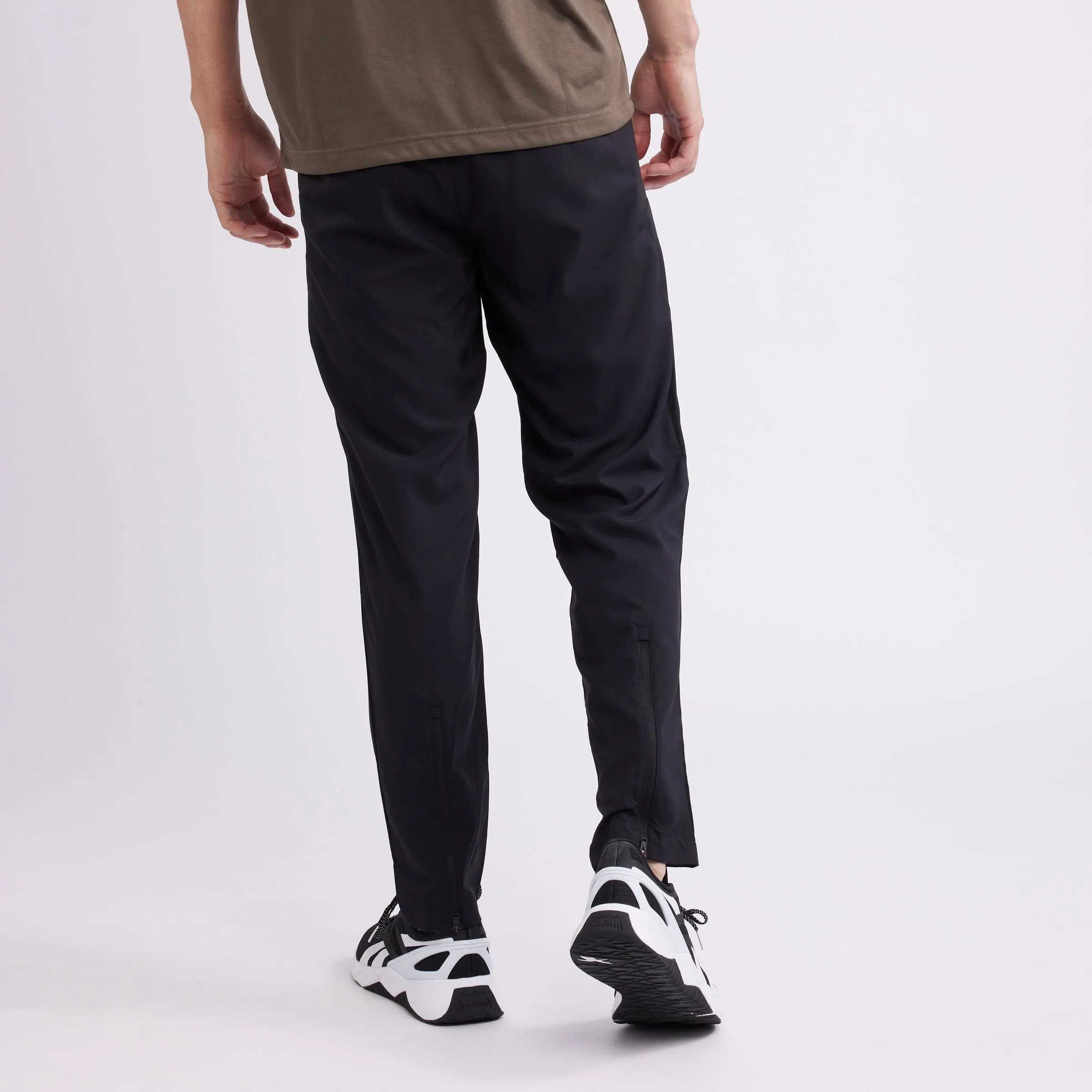 Id Train Woven Pant Black