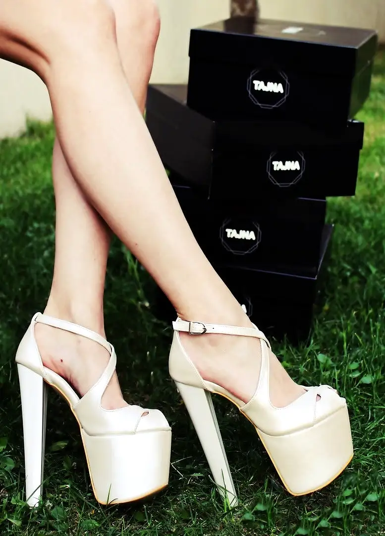 Light Cream 19 cm High Heel Platform Shoes