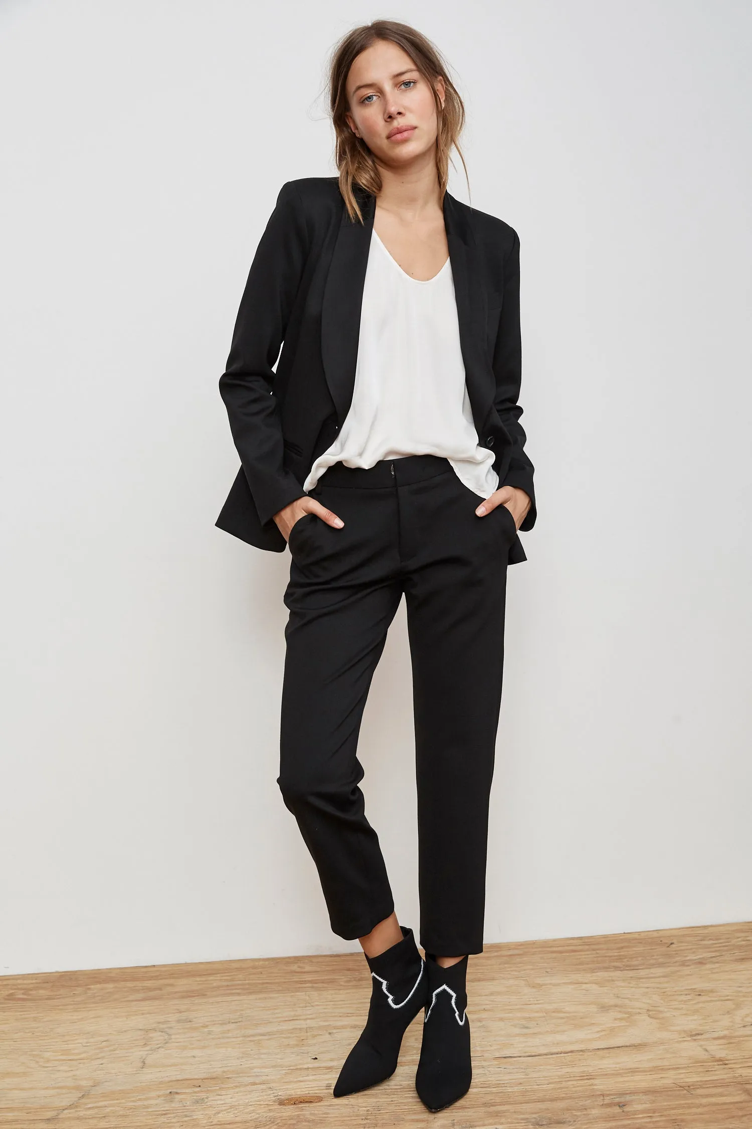 NICOLE PONTI BLAZER IN BLACK